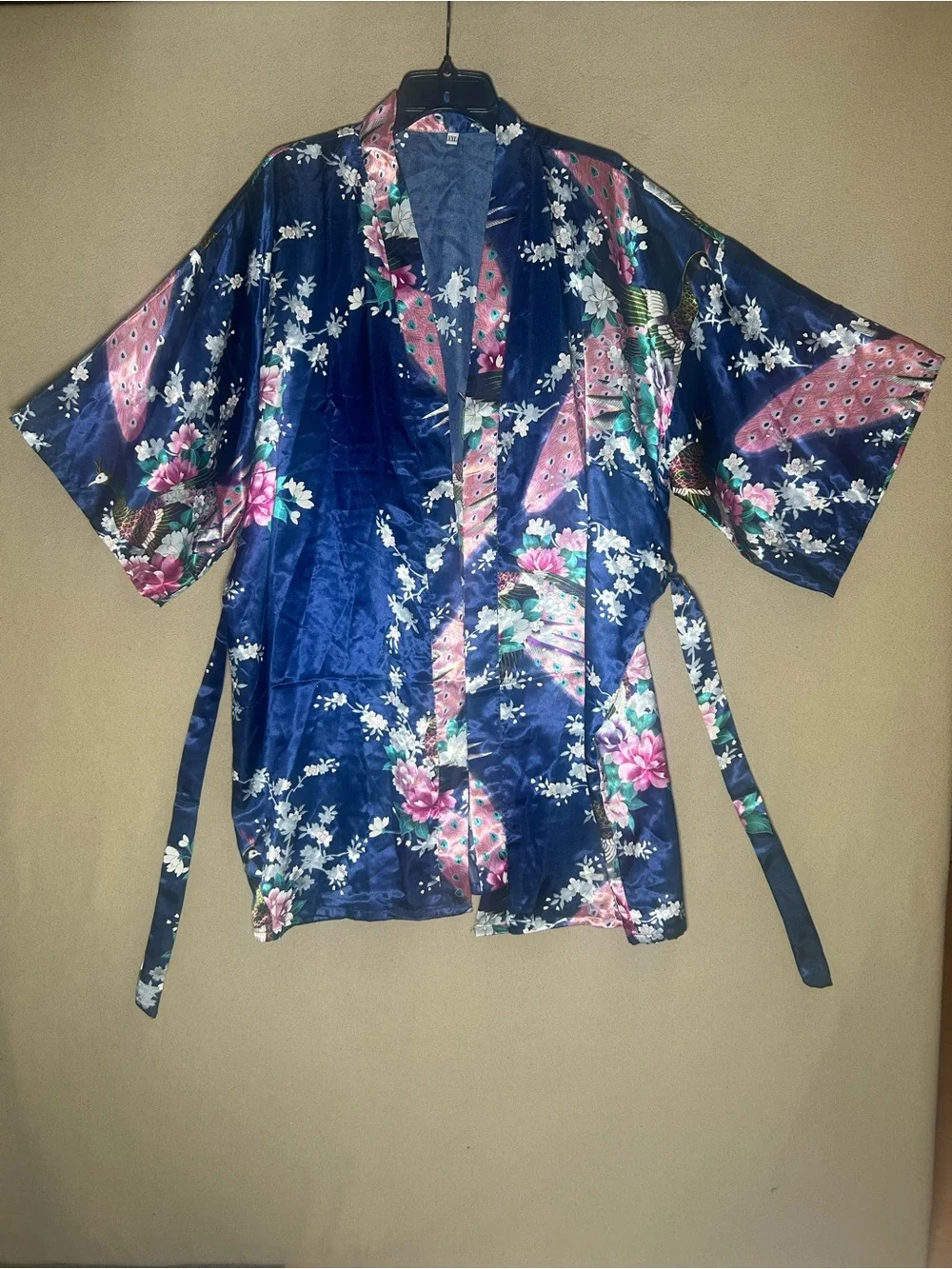 Plus size Kimono-Style Robe Floral with beautiful peacocks. Satin material 1X2X